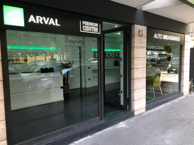 Come funzionano i centri di raccolta Arval: così la riparazione della propria auto diventa facile e veloce